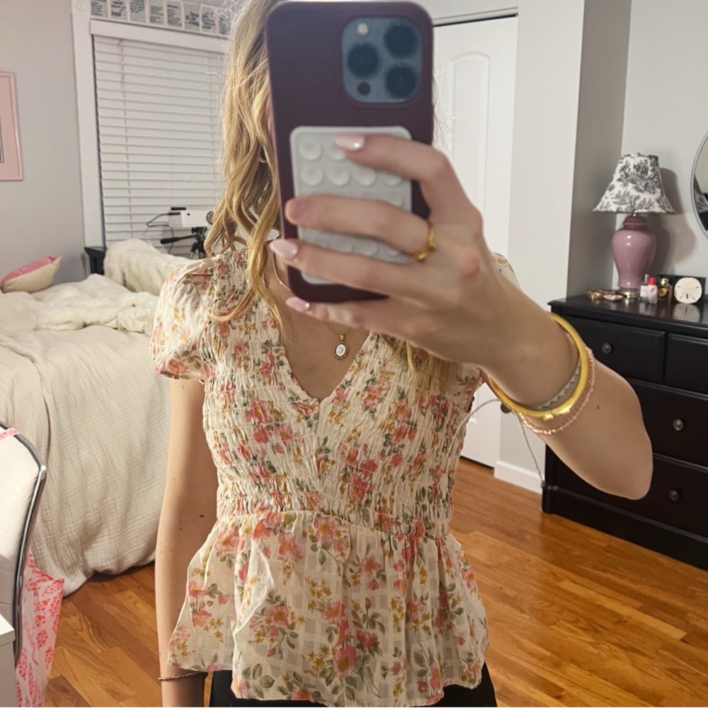 Floral V-Neck American Eagle Smocked Top